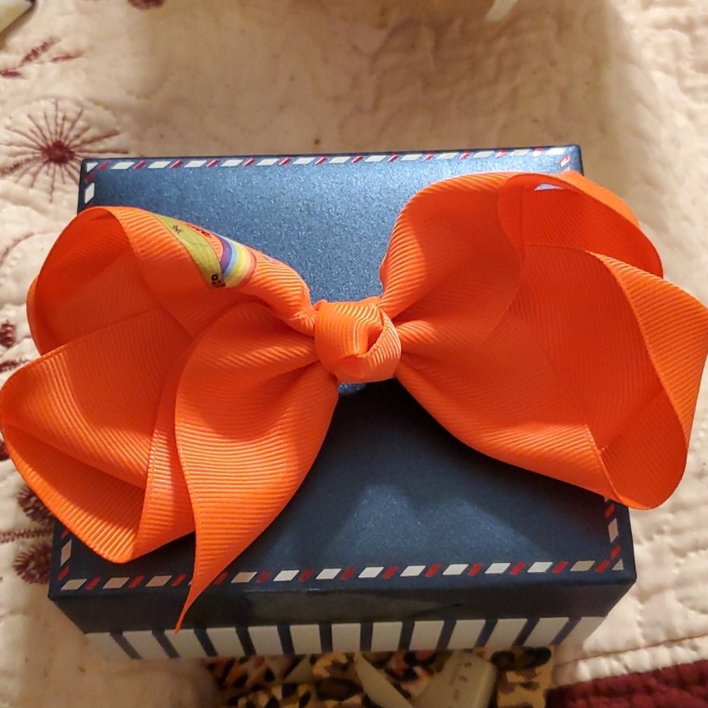 Little girls bow